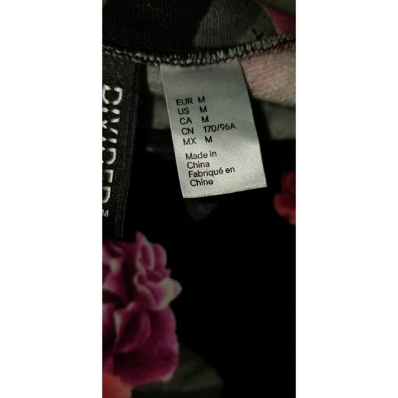 H&M Fun & Flirty Floral Sweater Top - Picture 3 of 4